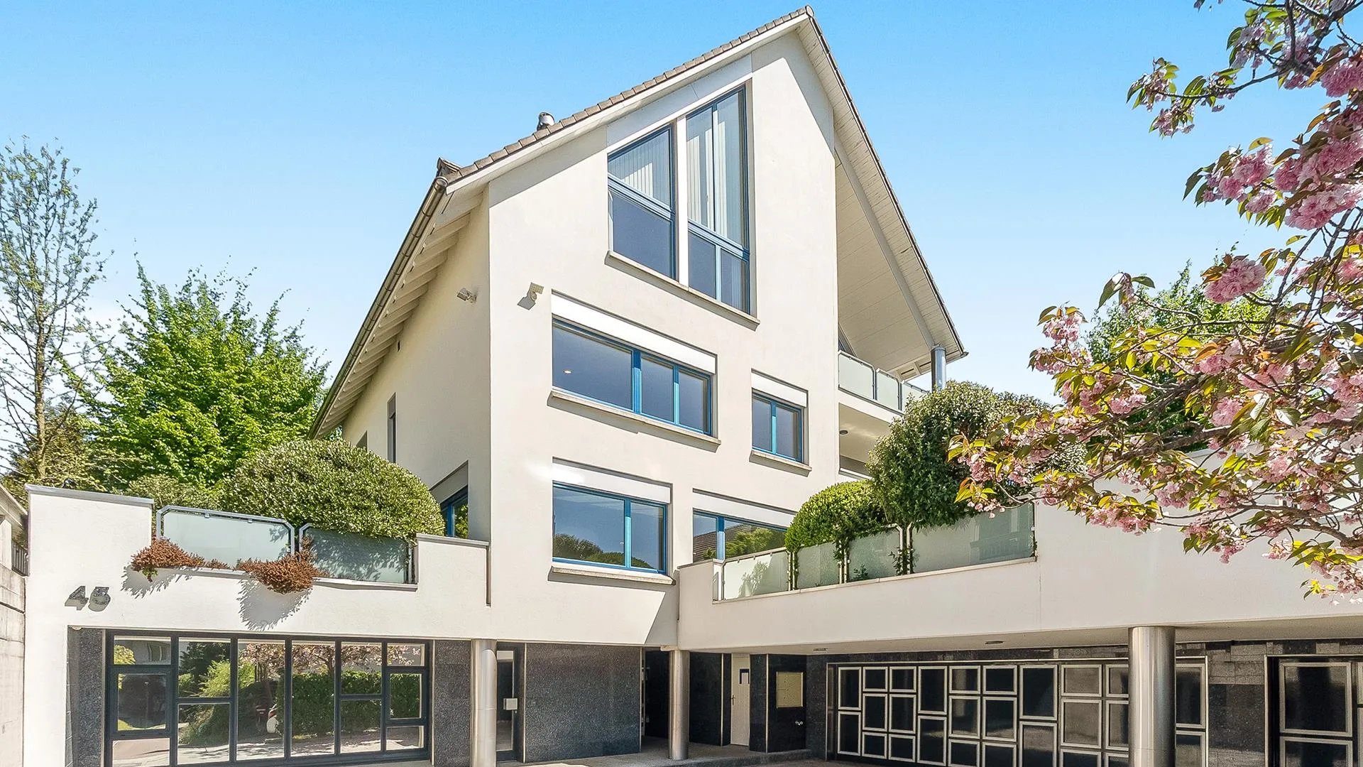 Familienhaus mit Gartentraum direkt an der Natur