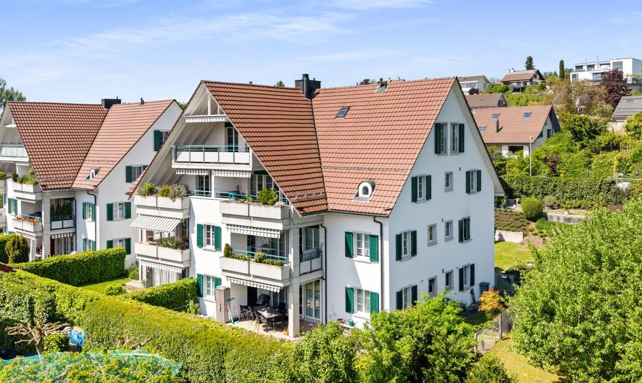 Helle 5.5-Zimmer-Dach-Maisonette-Wohnung mit Ausblick