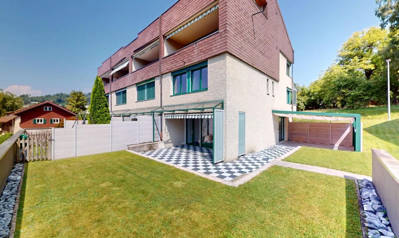 Moderne und renovierte Maisonette-Wohnung mit Gartensitzplatz