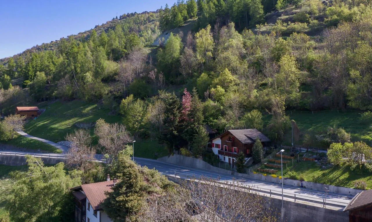 À 3 minutes de Nendaz – Chalet rénové avec cachet et vue Alpes