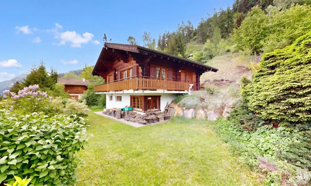 Authentique chalet en madrier sur les hauteurs de Grône