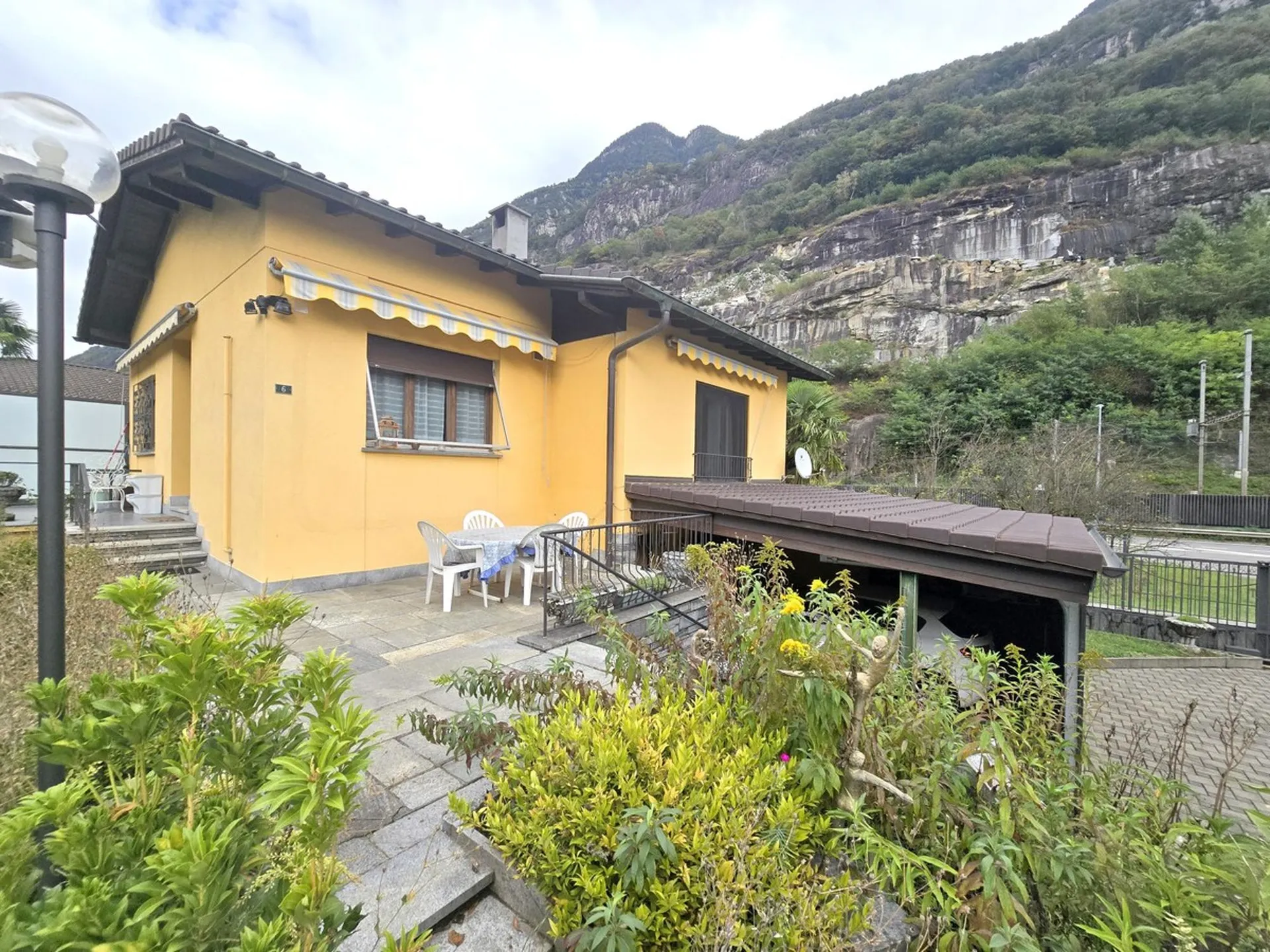 Bella villetta bifamiliare 3,5 e 2,5 ristrutturata con giardino