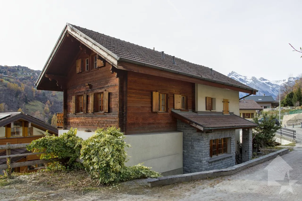 Chalet de 5.5 pièces avec cachet, 180 m2, situation ensoleillée