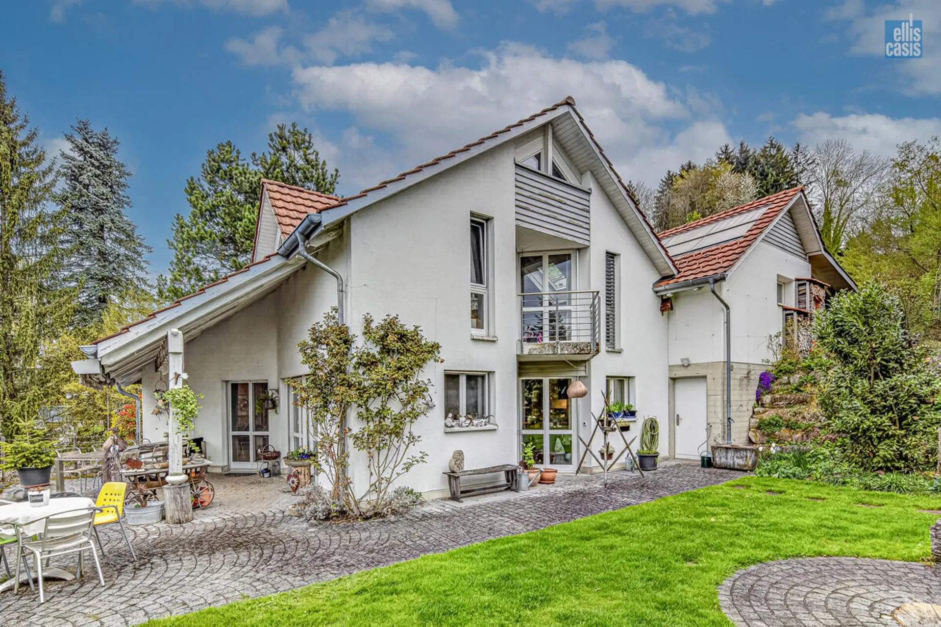 Traumhaftes 5 -Zimmer-Einfamilienhaus an erhöhter Süd-West-Hanglage!