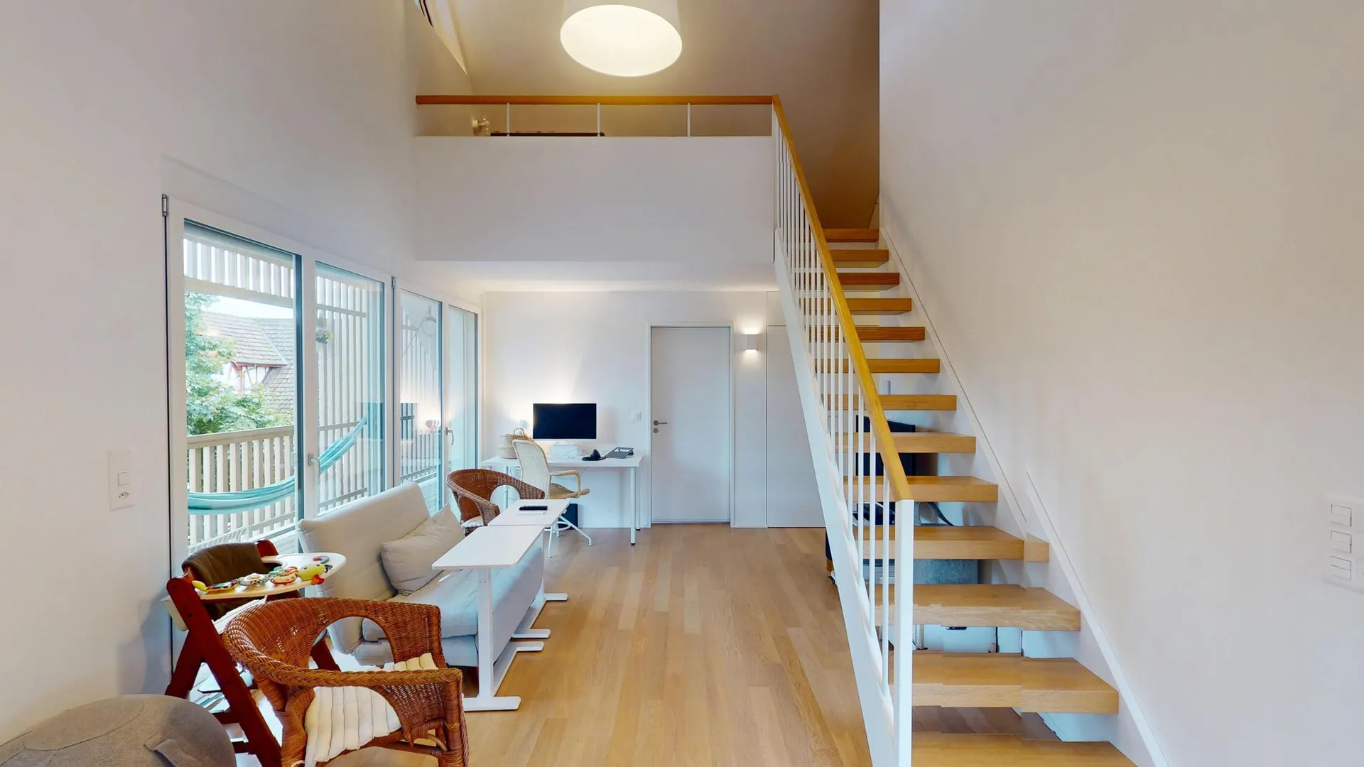 Helle 2.5-Zimmer-Wohnung mit Galerie in Rafz