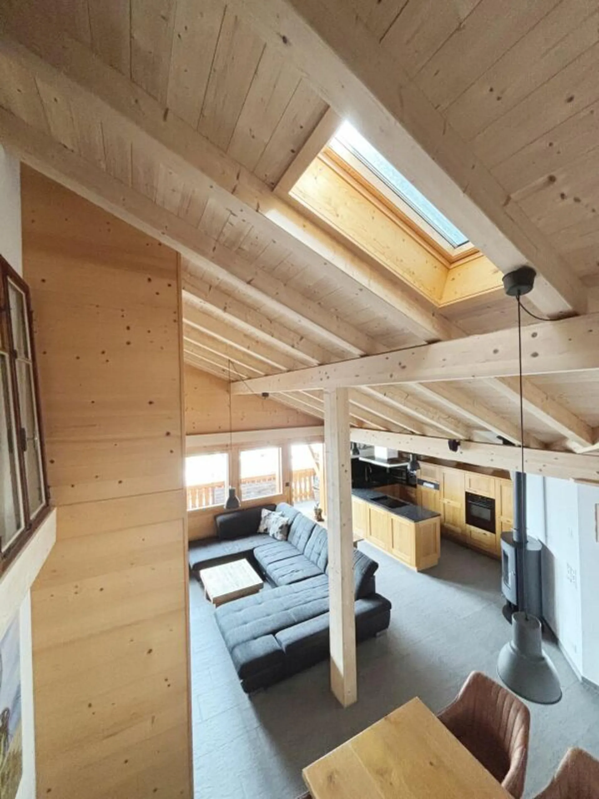 4.5-Zimmer-Dachwohnung mit Bergblick in Zweisimmen