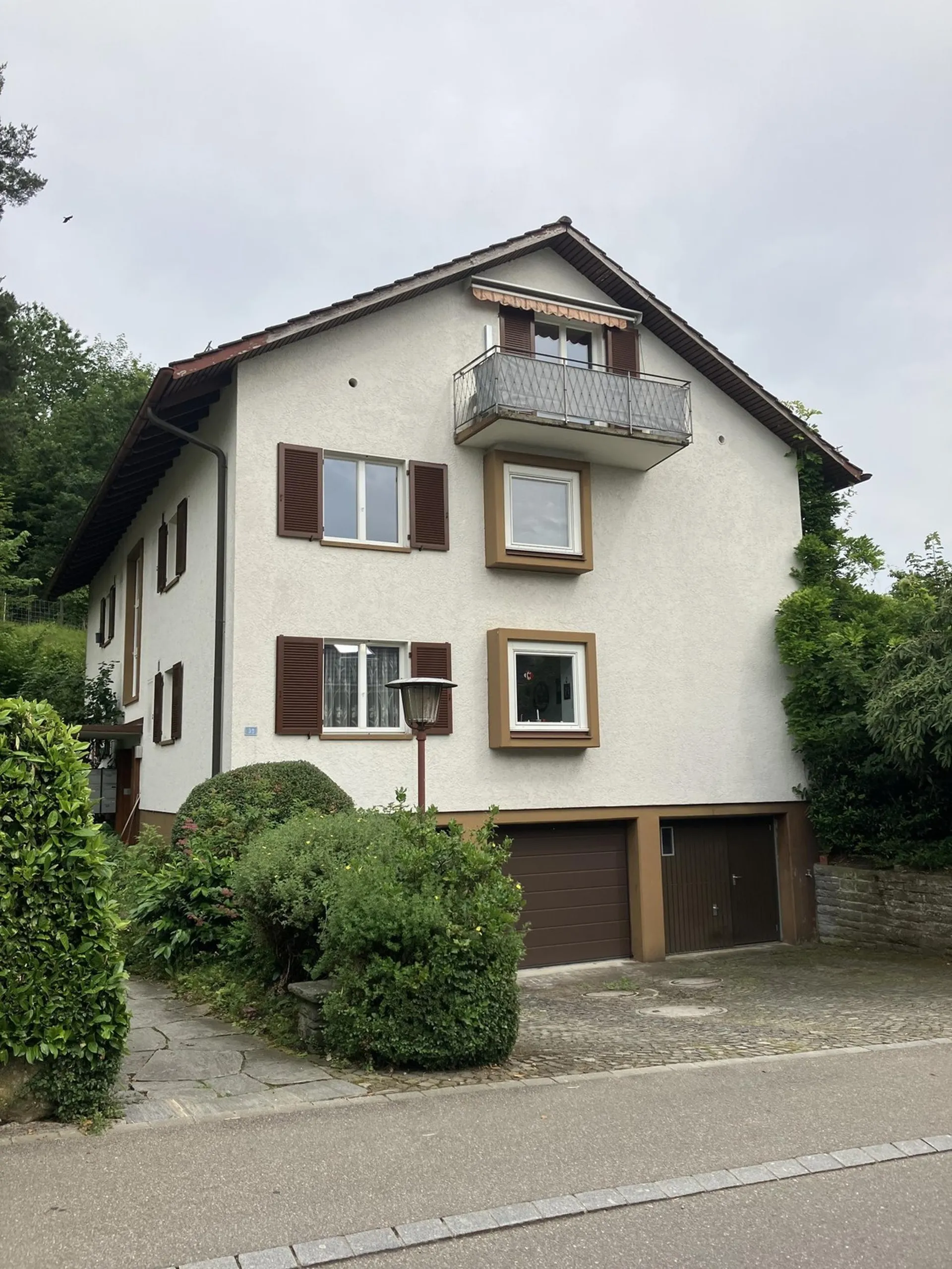 *** 3-Zimmer-Wohnung mit Gartensitzplatz, neu renoviert ***