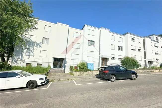 Renditestarkes Mehrfamilienhaus in La Neuveville mit 6 Wohnungen und separater Bürofläche