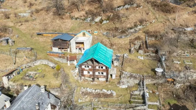 Historisches Ensemble mit bewilligtem Projekt in Calonico