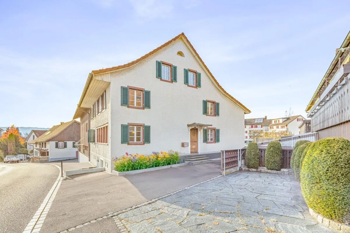Ein Zuhause mit Geschichte – Charmantes Bauernhaus an sonniger Lage