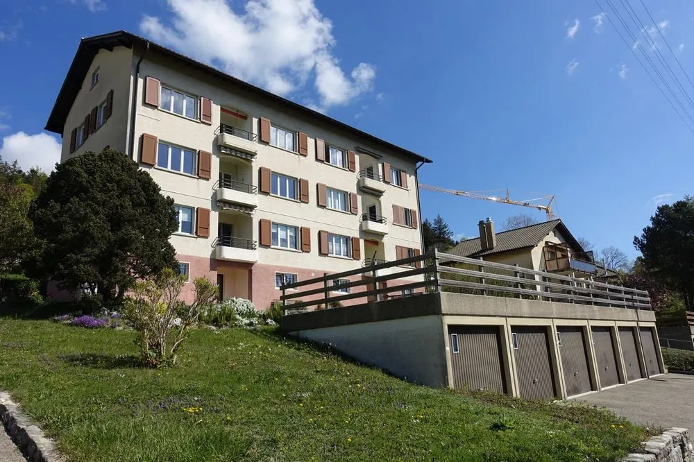 Tramelan - Appartement de 3 1/2 pièces avec balcon et garage