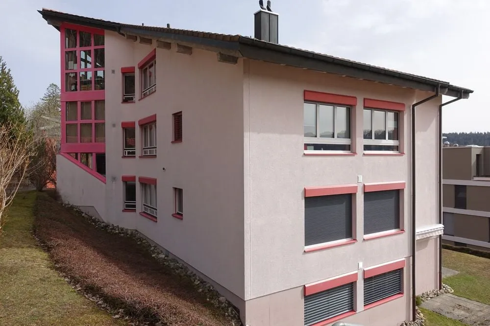 Tramelan - Magnifique appartement de 5.5 pièces avec balcon et garage situé au 1er étage