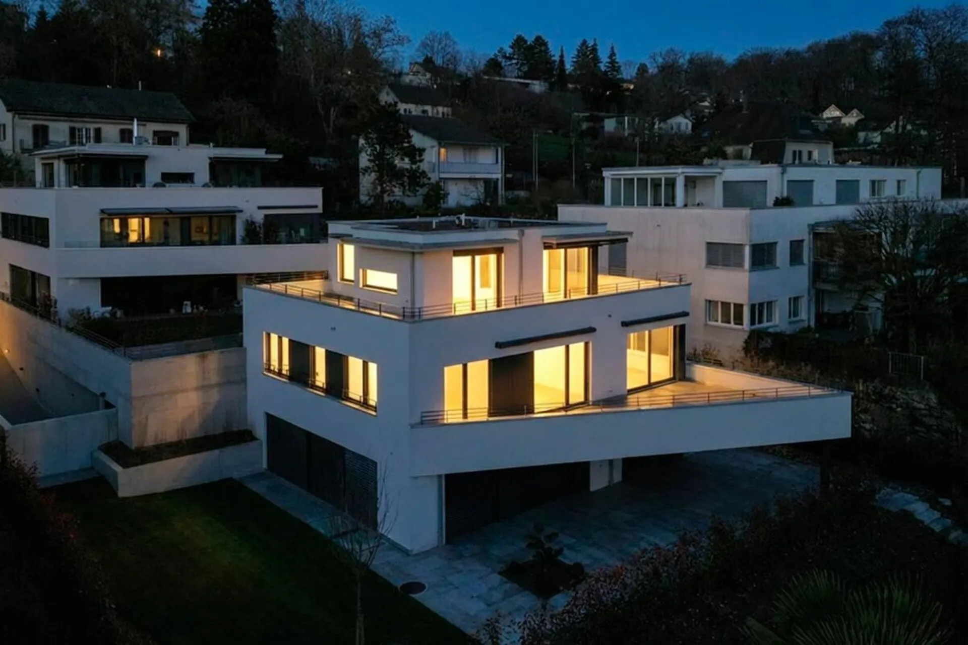 Luxuriöse Maisonette-Attikawohnung mit Panorama-Dachterrasse an privilegierter Lage