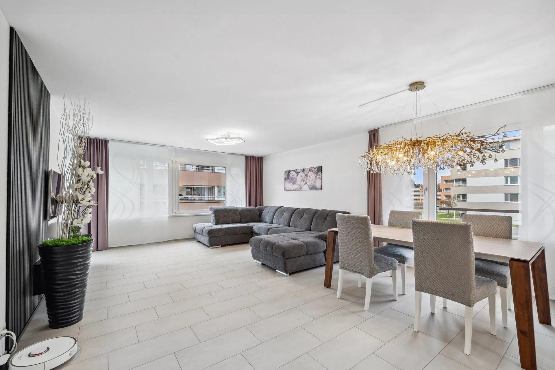 Moderner Wohnkomfort mit 5.5 Zimmer im begehrten Römerpark!