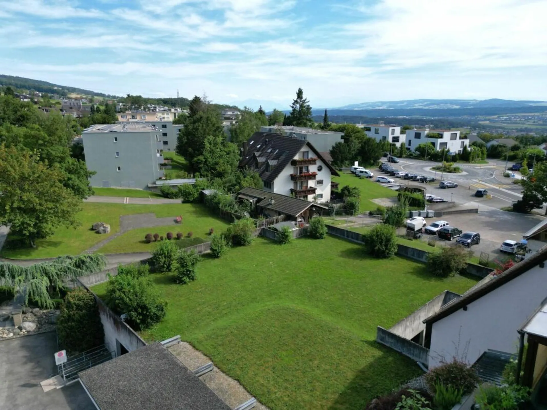 Zentral, ruhig, sonnig und ganz oben - mit Parkplatz inbegriffen!