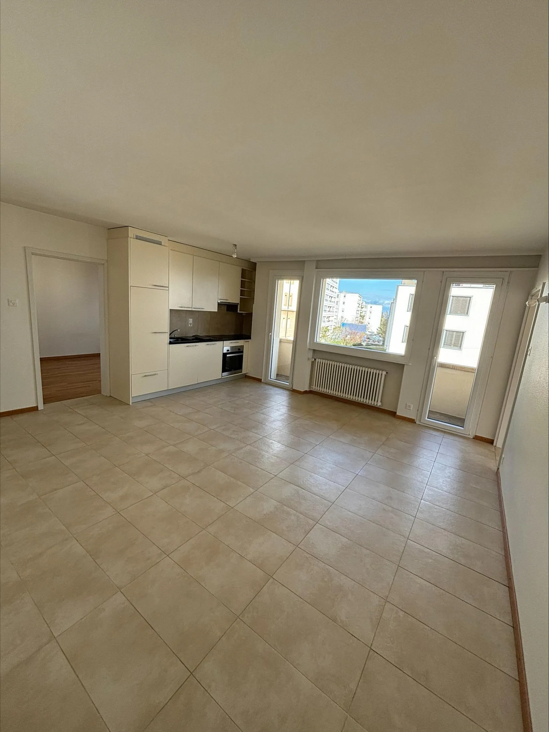 Spacieux appartement de 4 pièces avec balcon à Neuchâtel