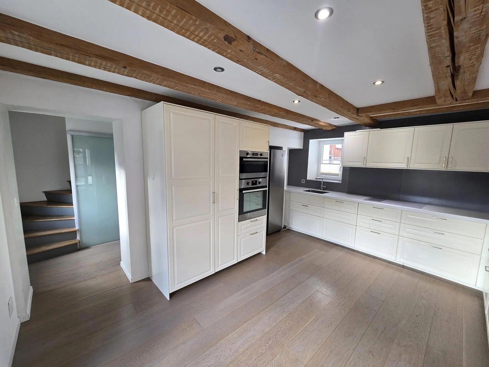Jolie maison individuelle de 5,5 pièces sur 3 étages avec deux terrasses et jardin privé