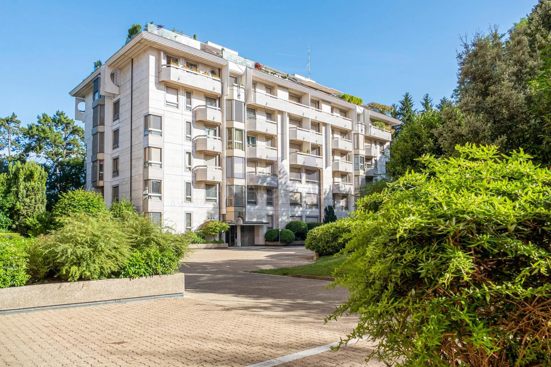 Avenue de l'Amandolier, 3 pièces au 3ème étage, env 90m2