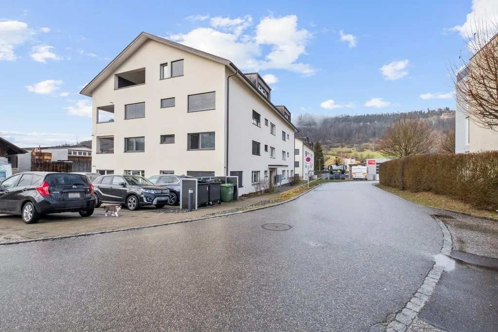 GROSSZÜGIG AN TOLLER LAGE FÜR IHRE GESCHÄFTSIDEE