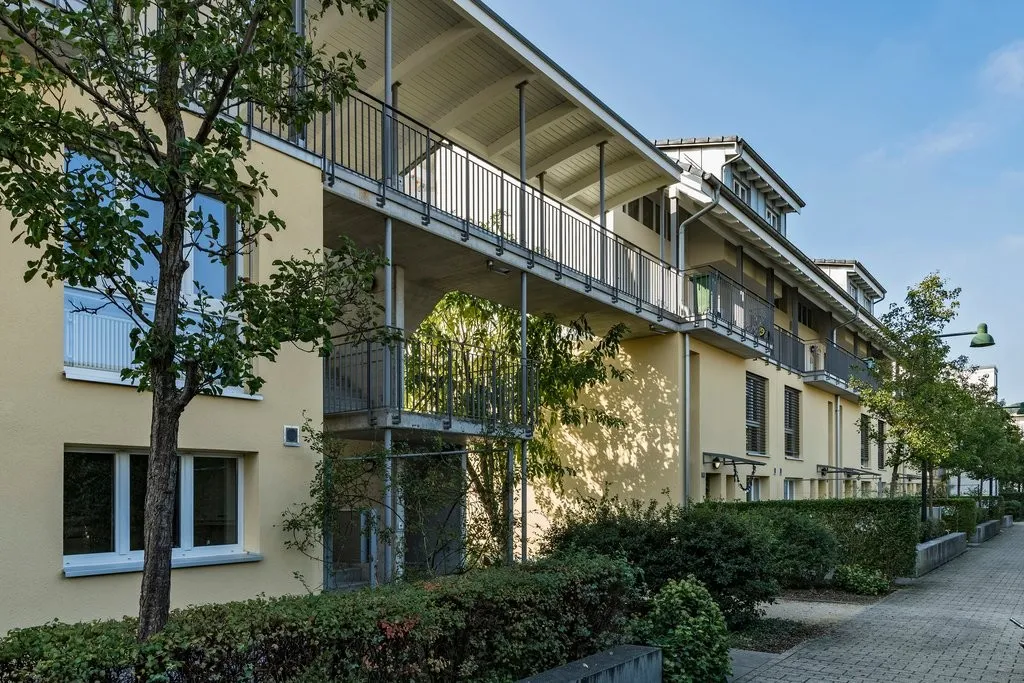 Autoeinstellplätze in Reinach