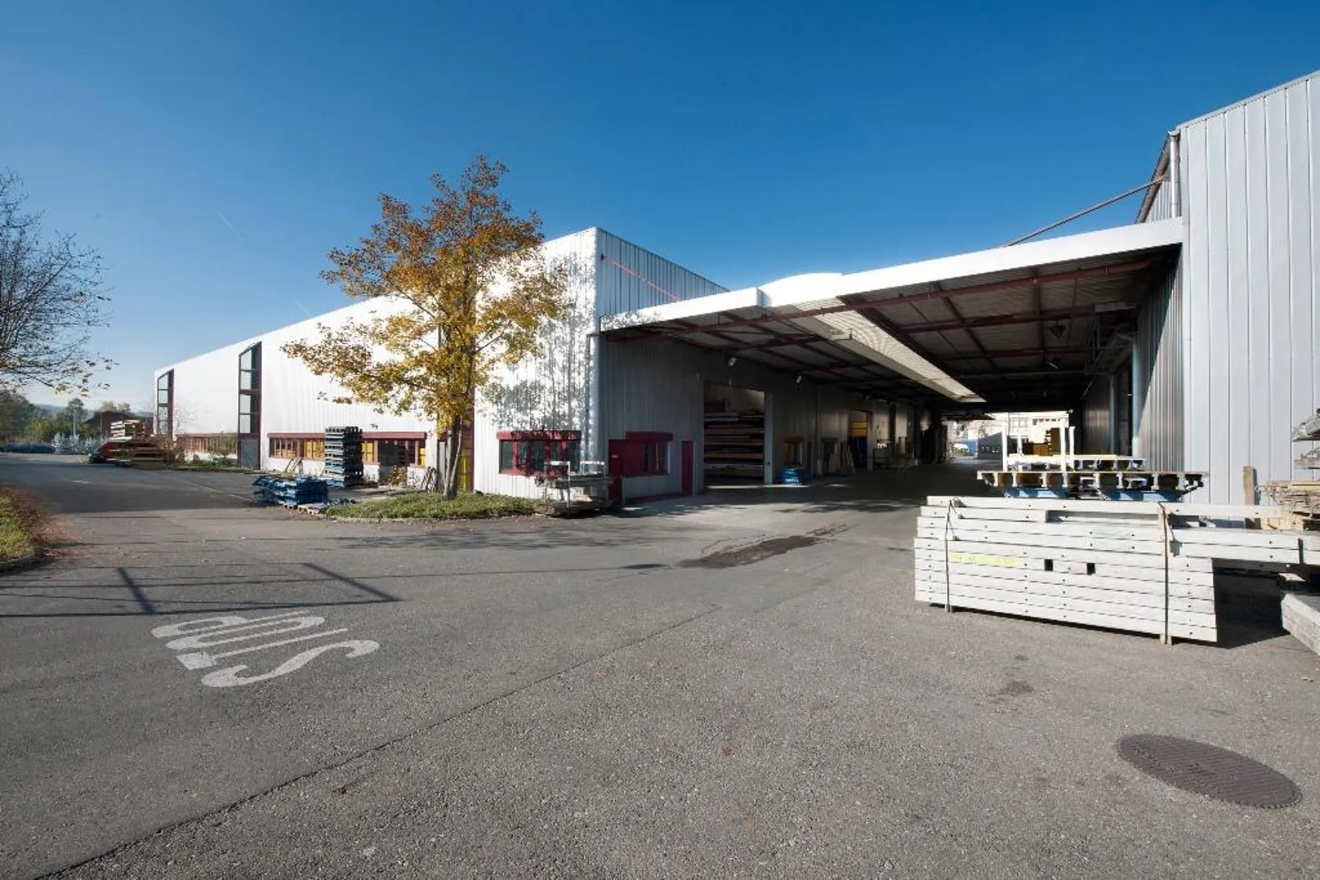 Halle zu vermieten - Befristet für 6 Monate vom 01.07.2026 .- 31.12.2026