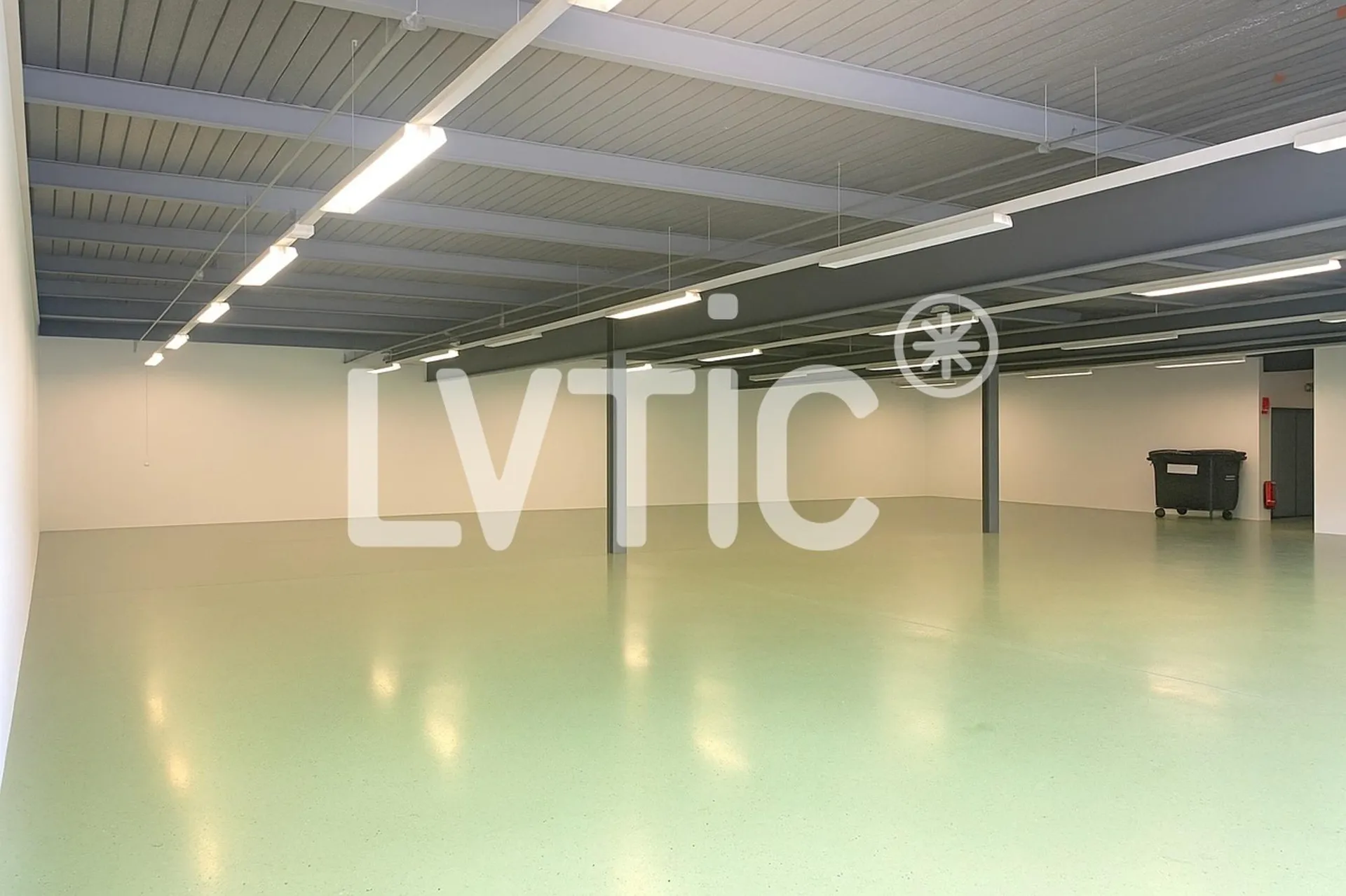 Dépôt, atelier de 322 m2 à louer à Vuisternens-en-Ogoz - Rossens
