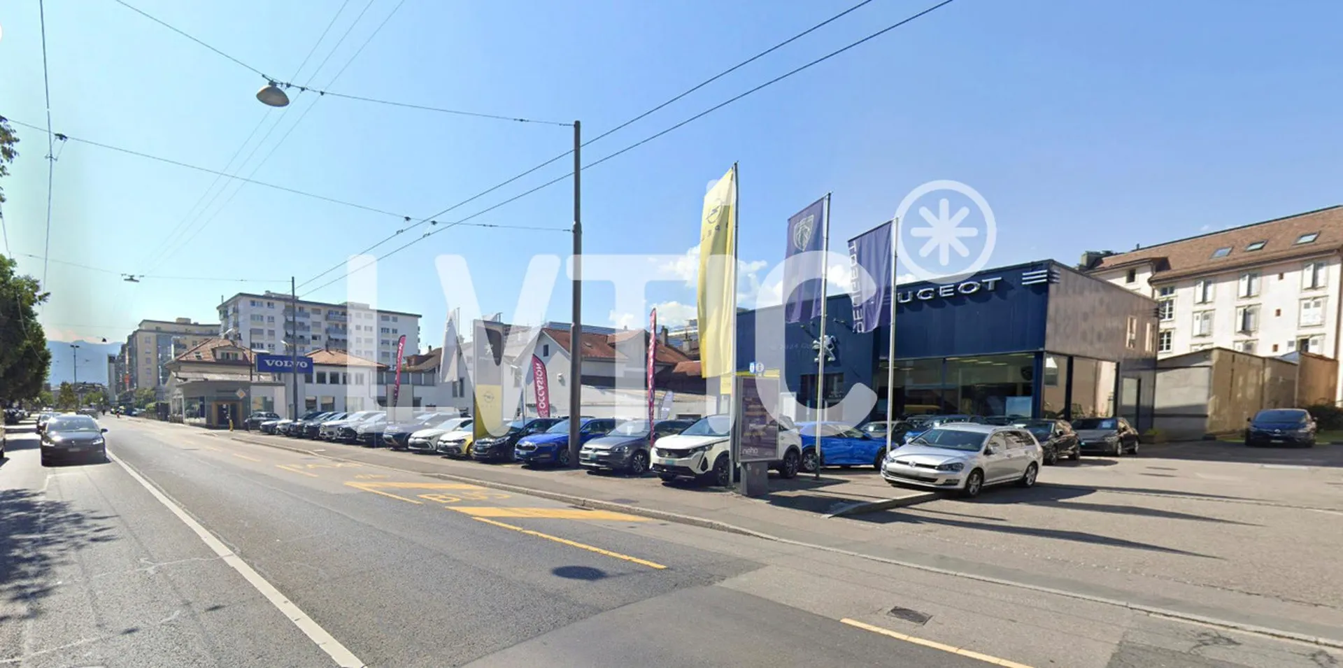 Showroom, locaux de 350 m2 à louer à Vevey