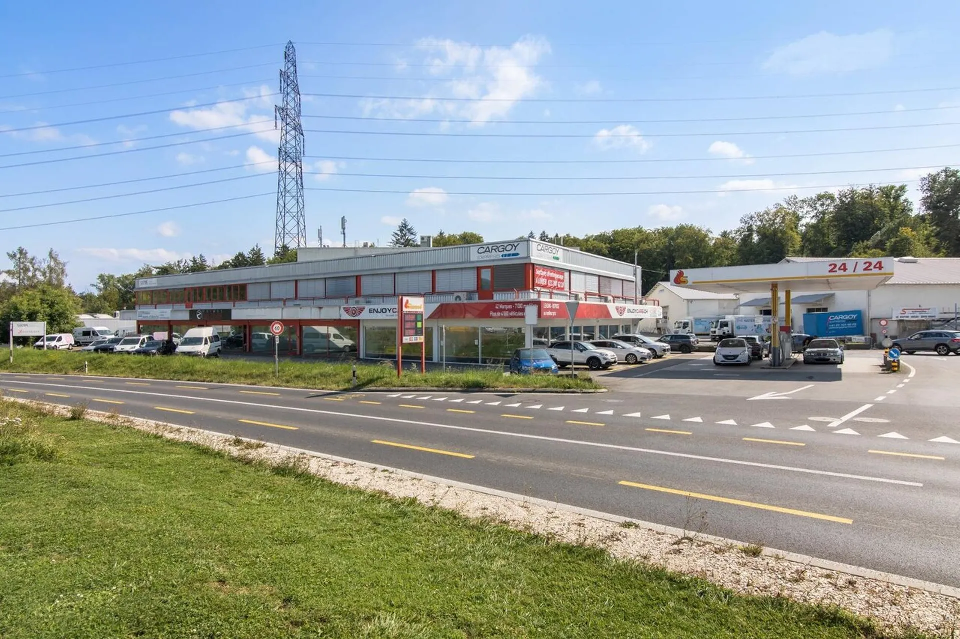 Surface 1000m2 - Fitness/showroom/bureau - jusqu'à 75 places de parc