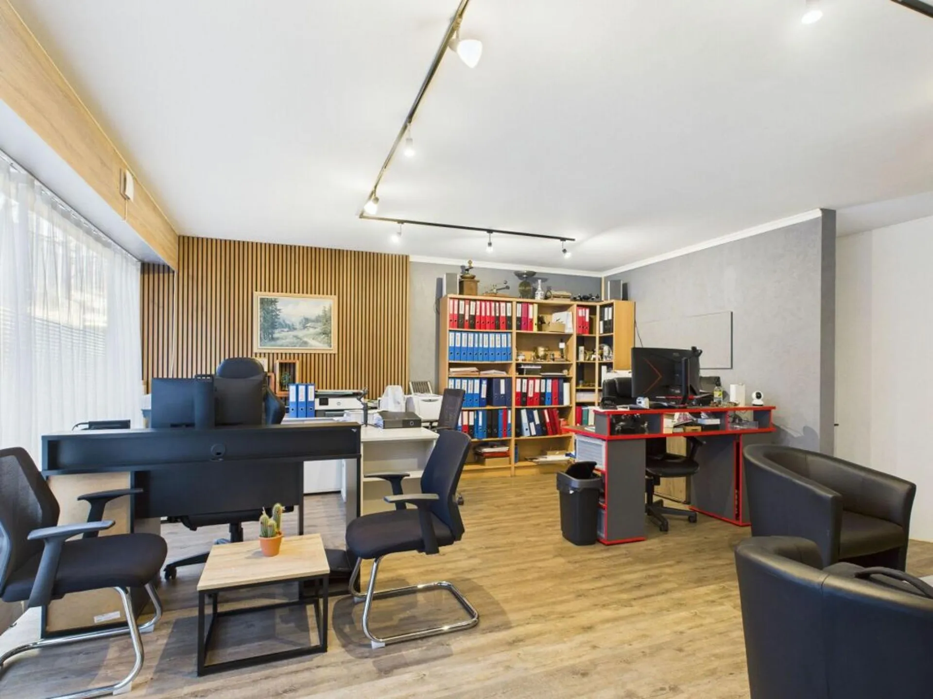 Gepflegtes Büro auf zwei Etagen an der Feldbergstrasse
