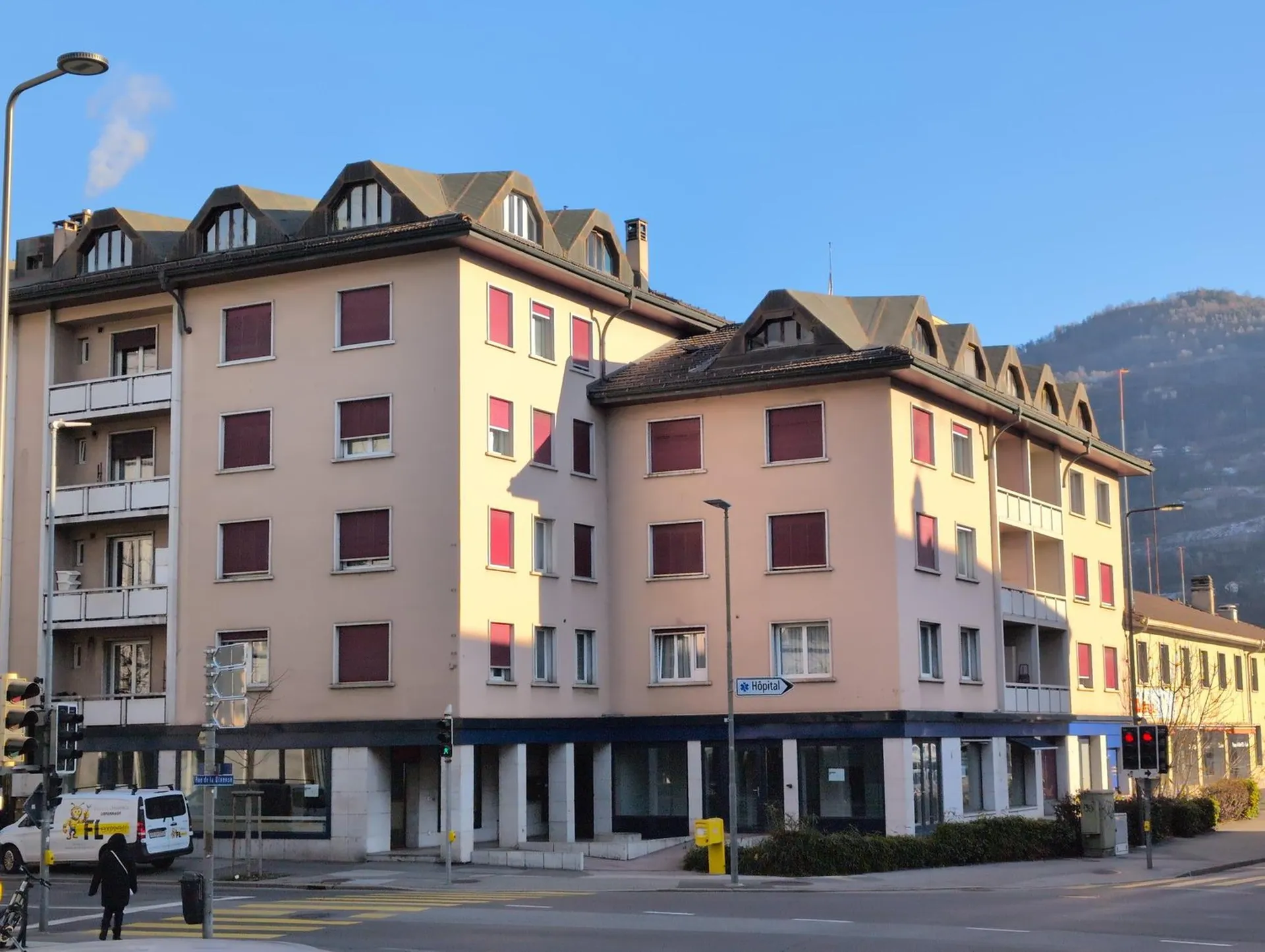 À louer, dépôts destinés principalement pour du stockage, à Sion !