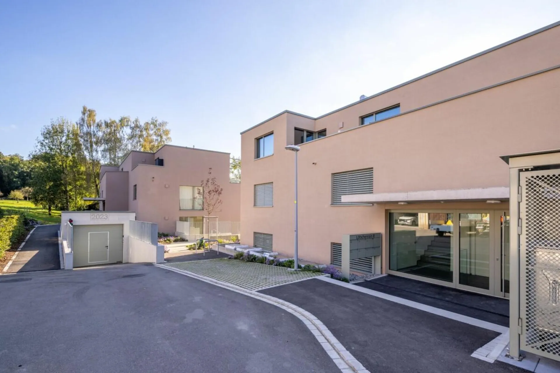 Garagenparkplatz in modernem Neubau in Obfelden
