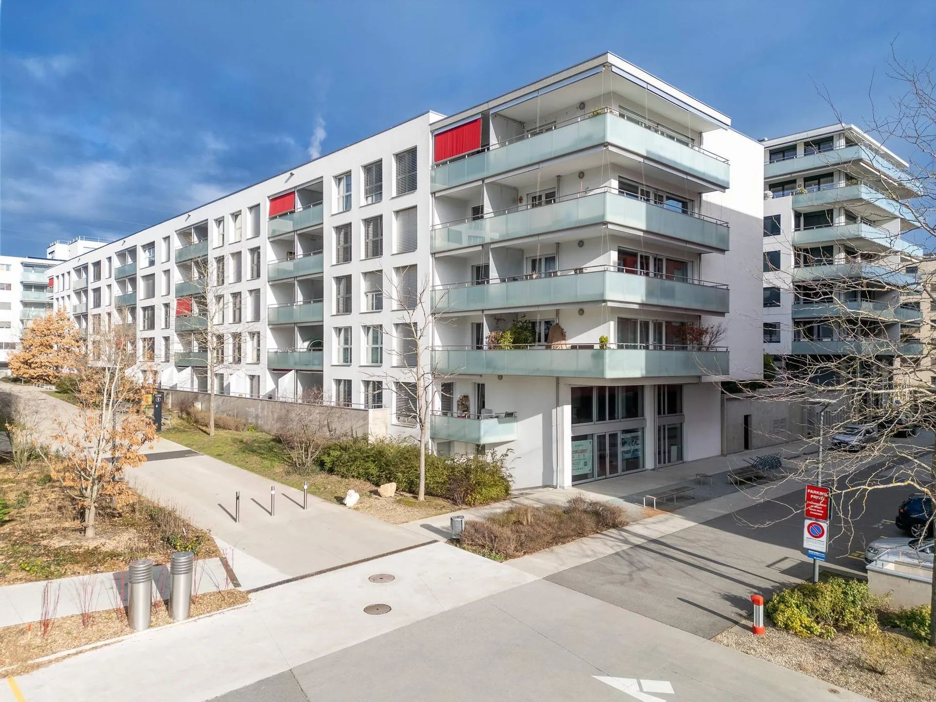 À louer de suite ou à convenir : Lumineuse arcade de 156 m² sur plusieurs niveaux