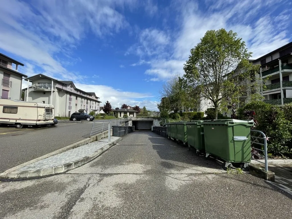 COURTEPIN - Parking extérieur