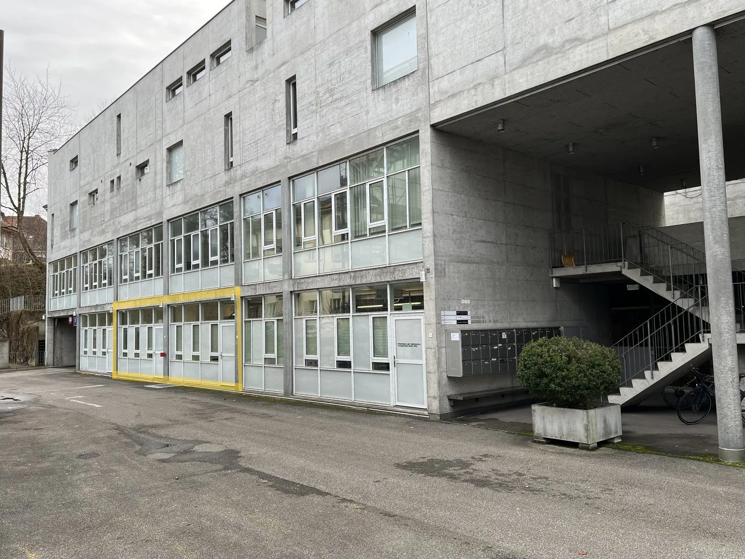 Parkplatz zu vermieten  Ideal für Pendler und Elektrofahrzeuge