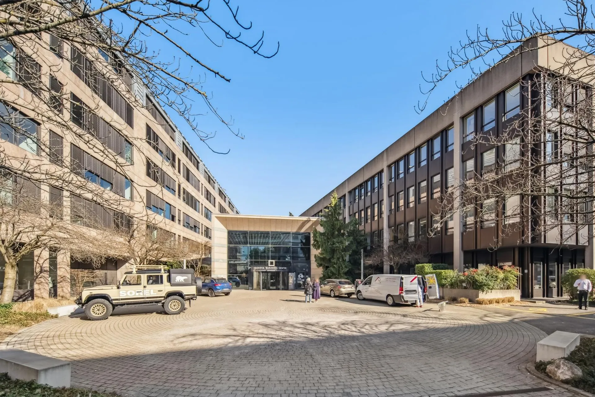 Bureaux efficient dans un immeuble avec services – Lancy