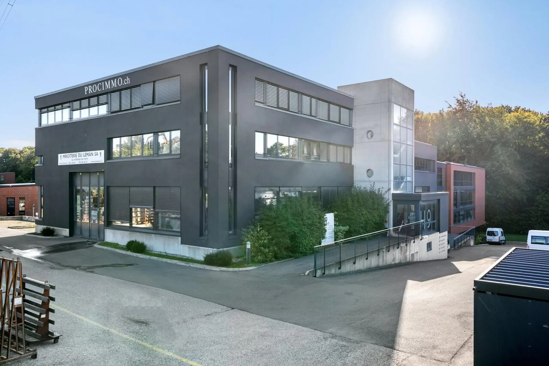 Atelier de 327m² à louer - Rez-de-chaussée - accès direct