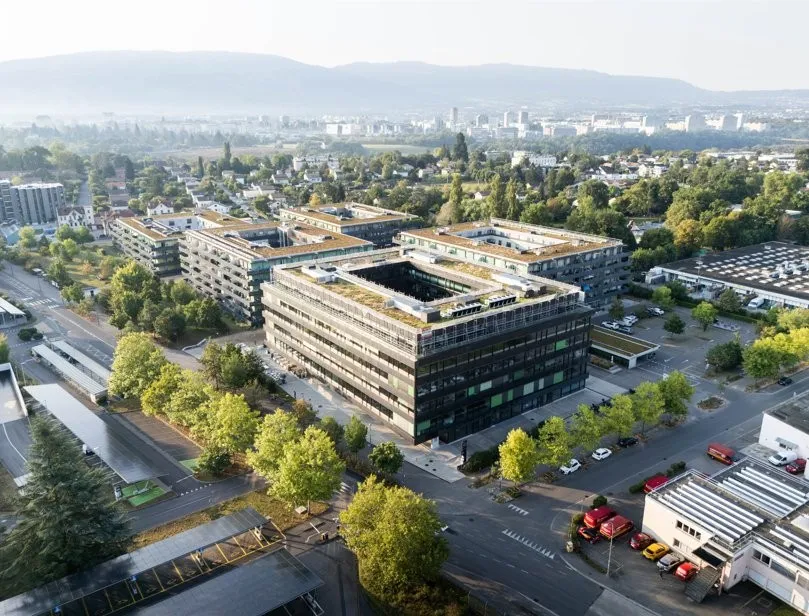 Parking intérieur et sécurisé idéalement