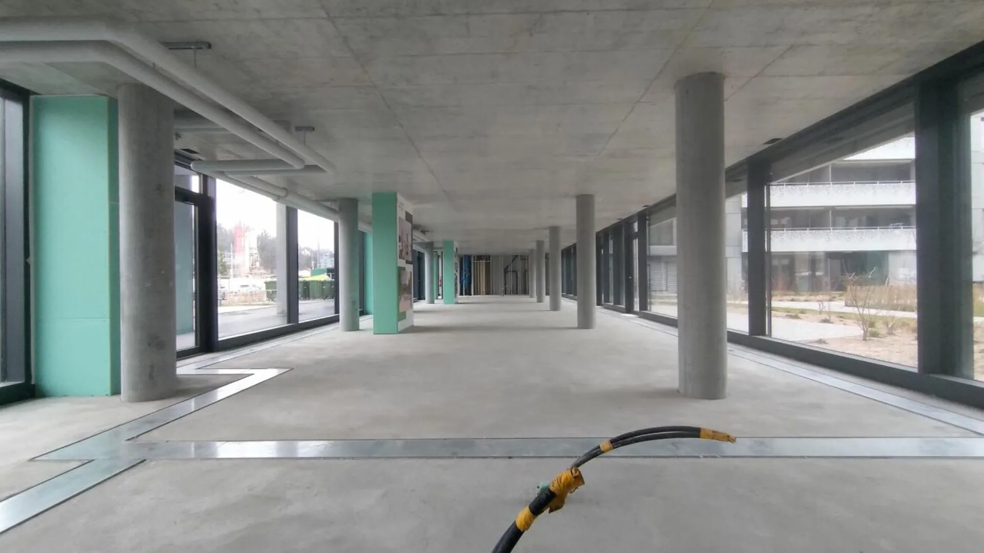 Quartier Horizons En Dorigny - Arcades commerciales et Showroom