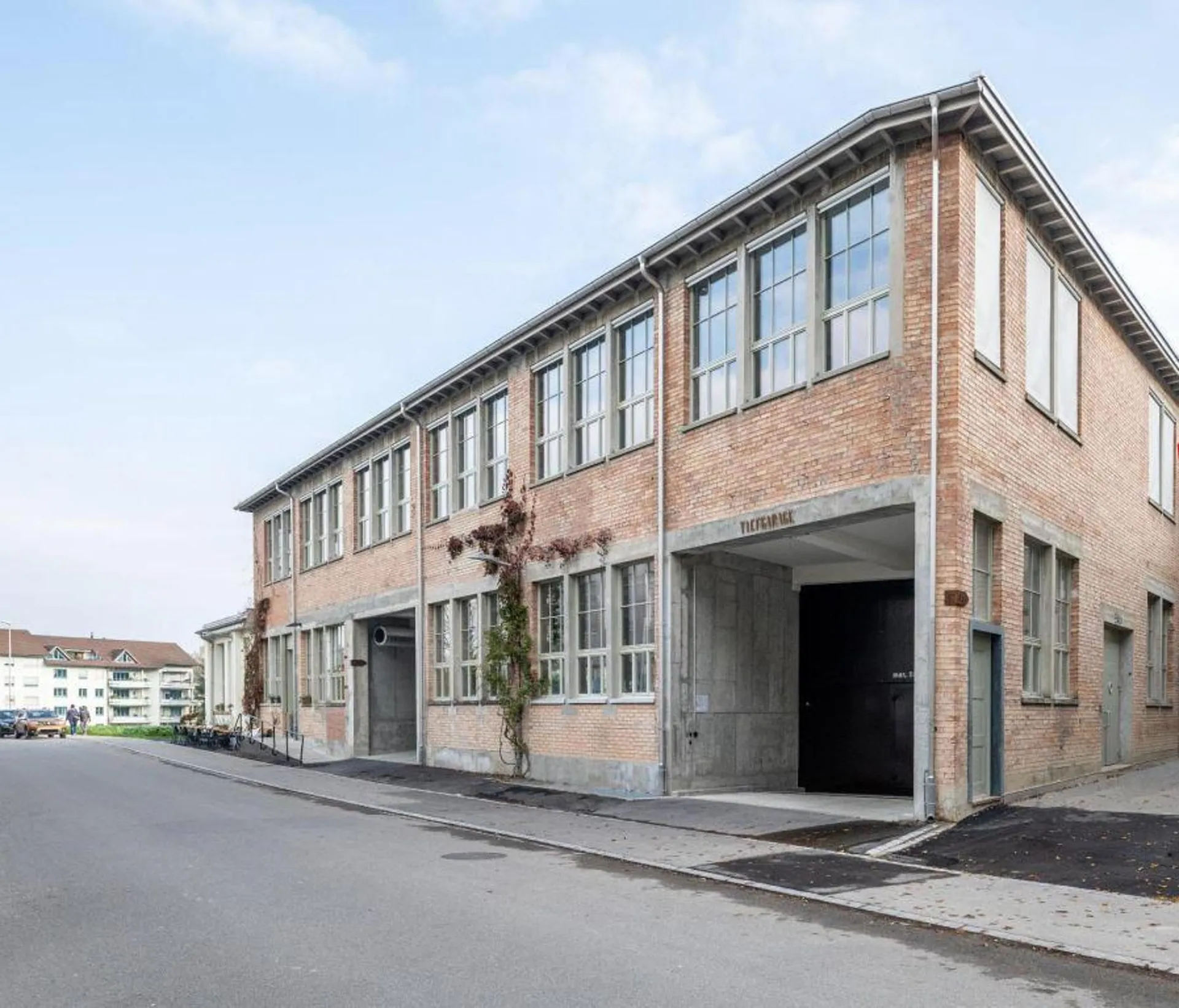 Einstellplätze in Tiefgarage zu vermieten