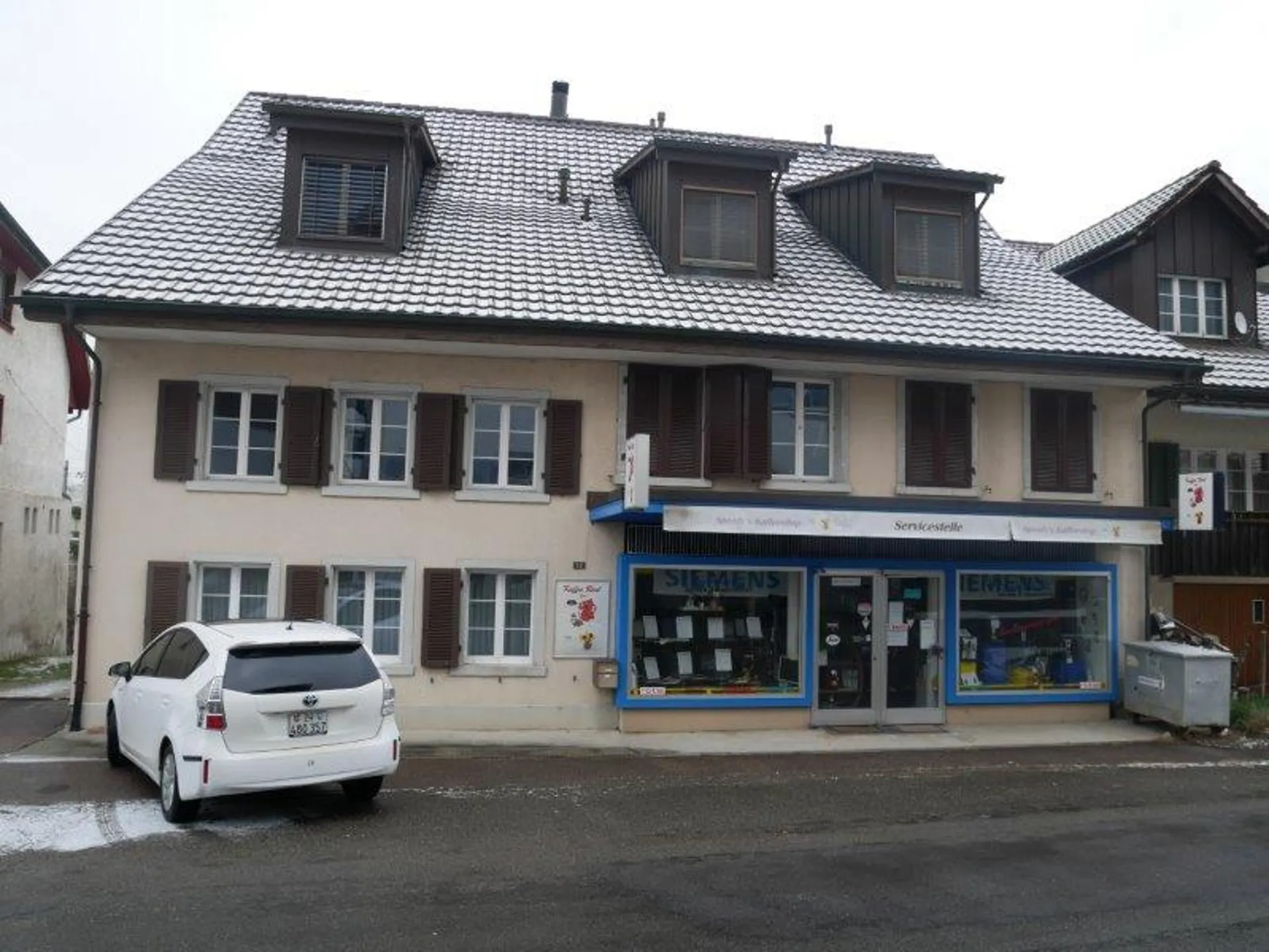 Attraktive Gewerbeflaeche an der Dorfstrasse in Rekingen AG