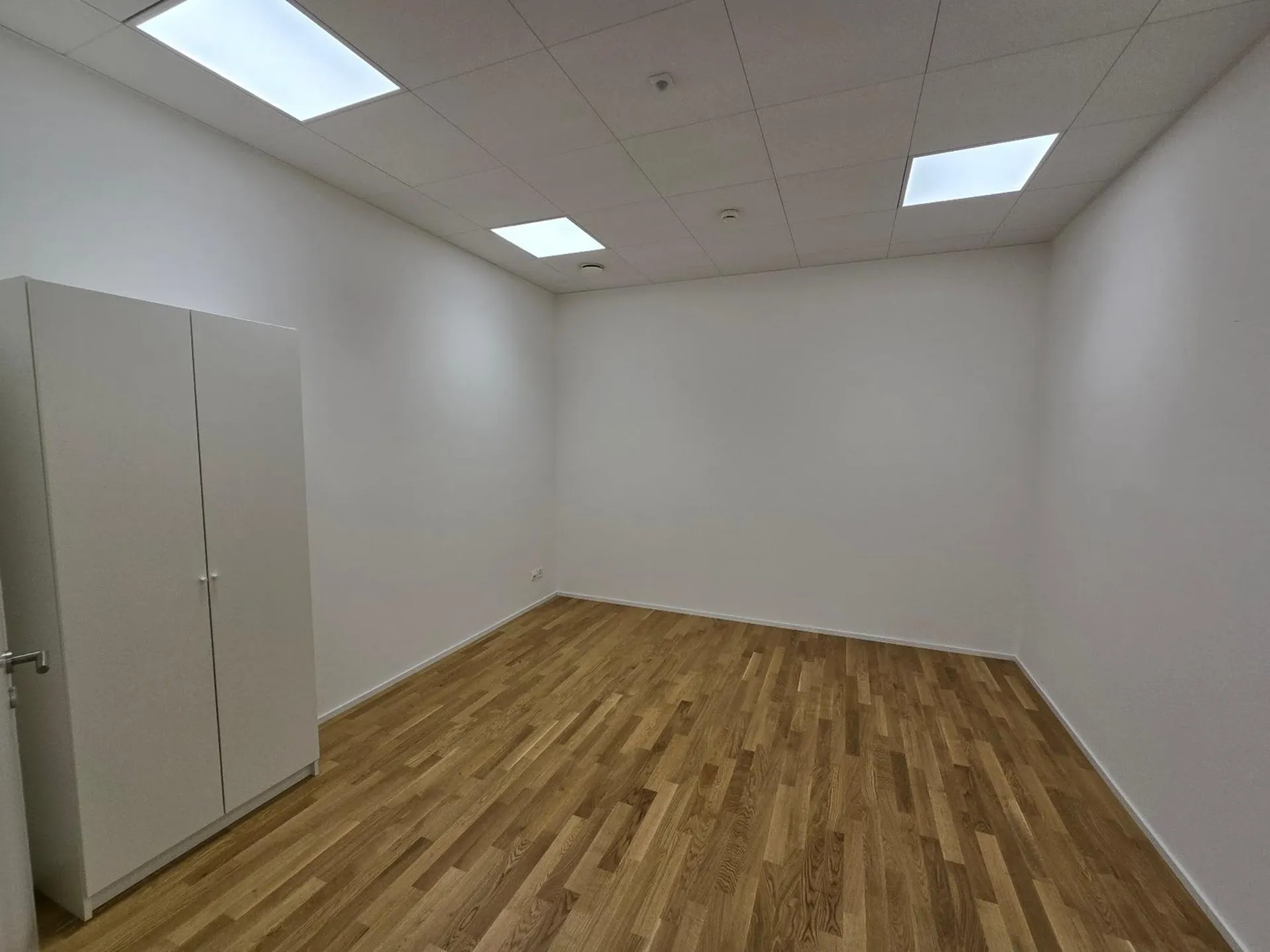 Modernes Büro mit Coworking-Komfort im P201 in Aesch