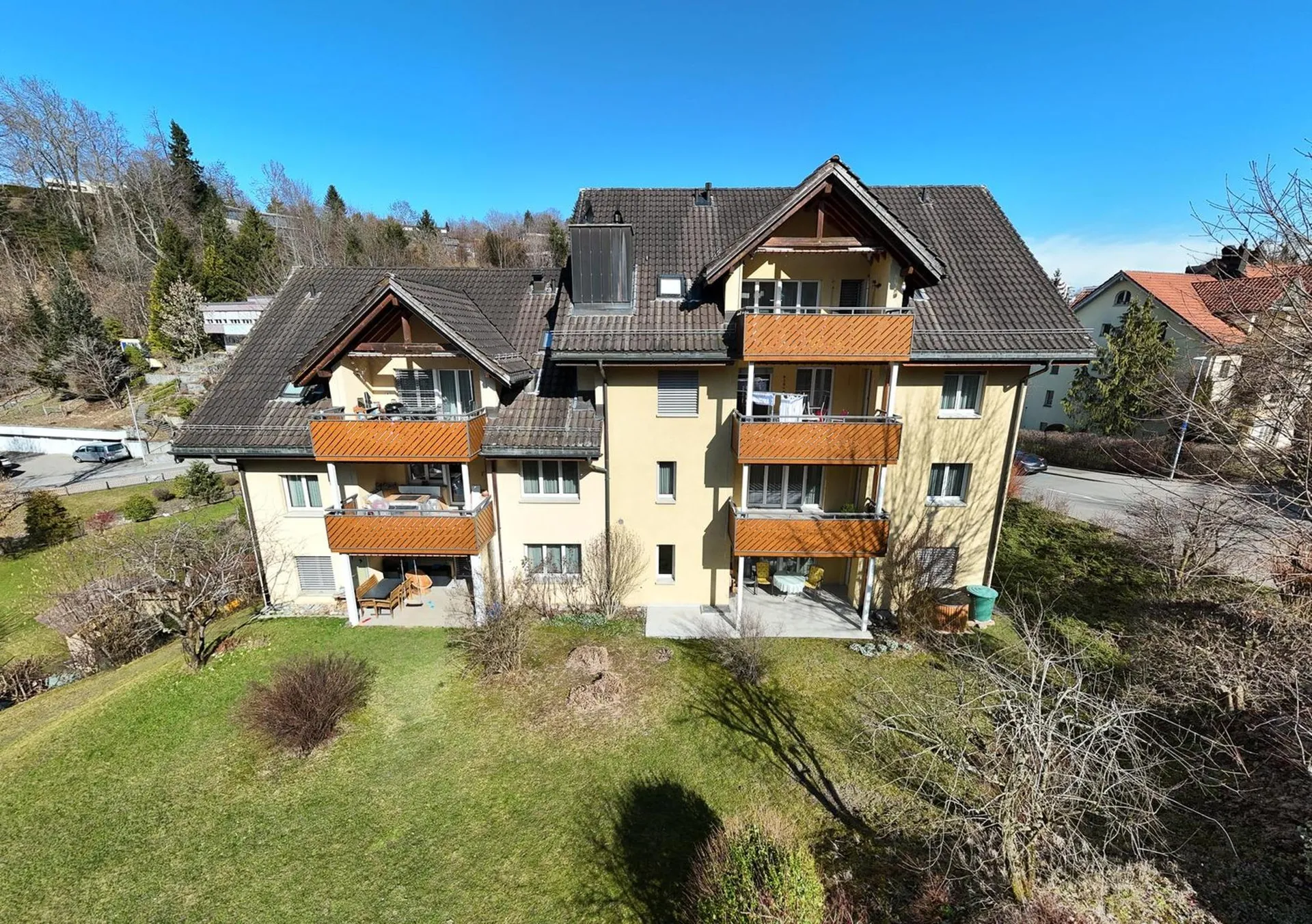 Schicke 3 1/2-Zimmer-Wohnung mit 2 Balkons in beliebtem St. Georgen