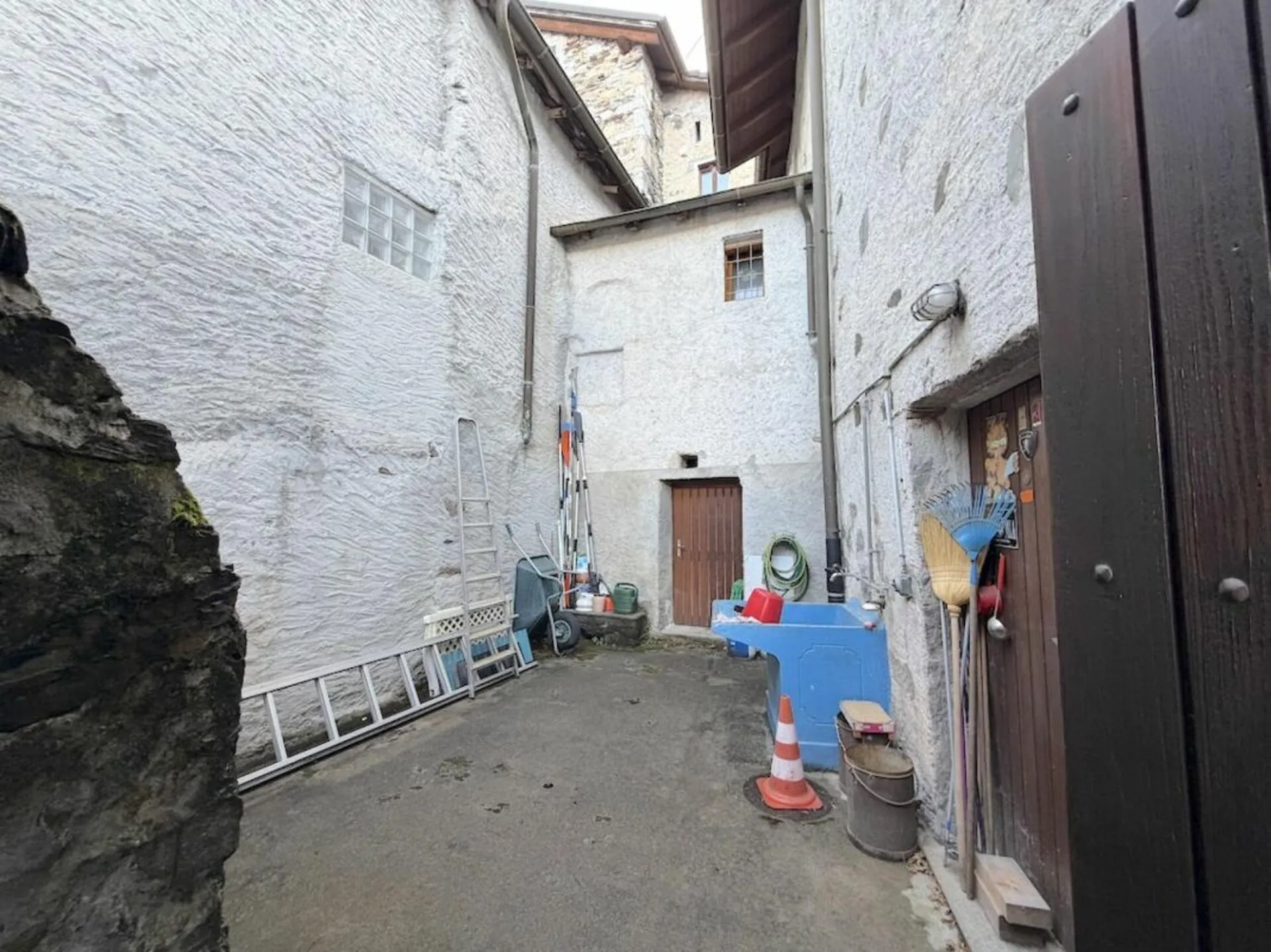 Image 11