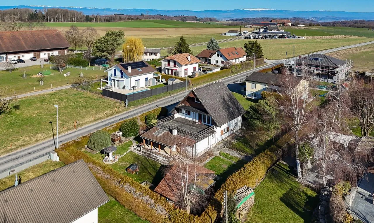 Villa lumineuse rénovée avec rooftop et vue dégagée à Ponthaux