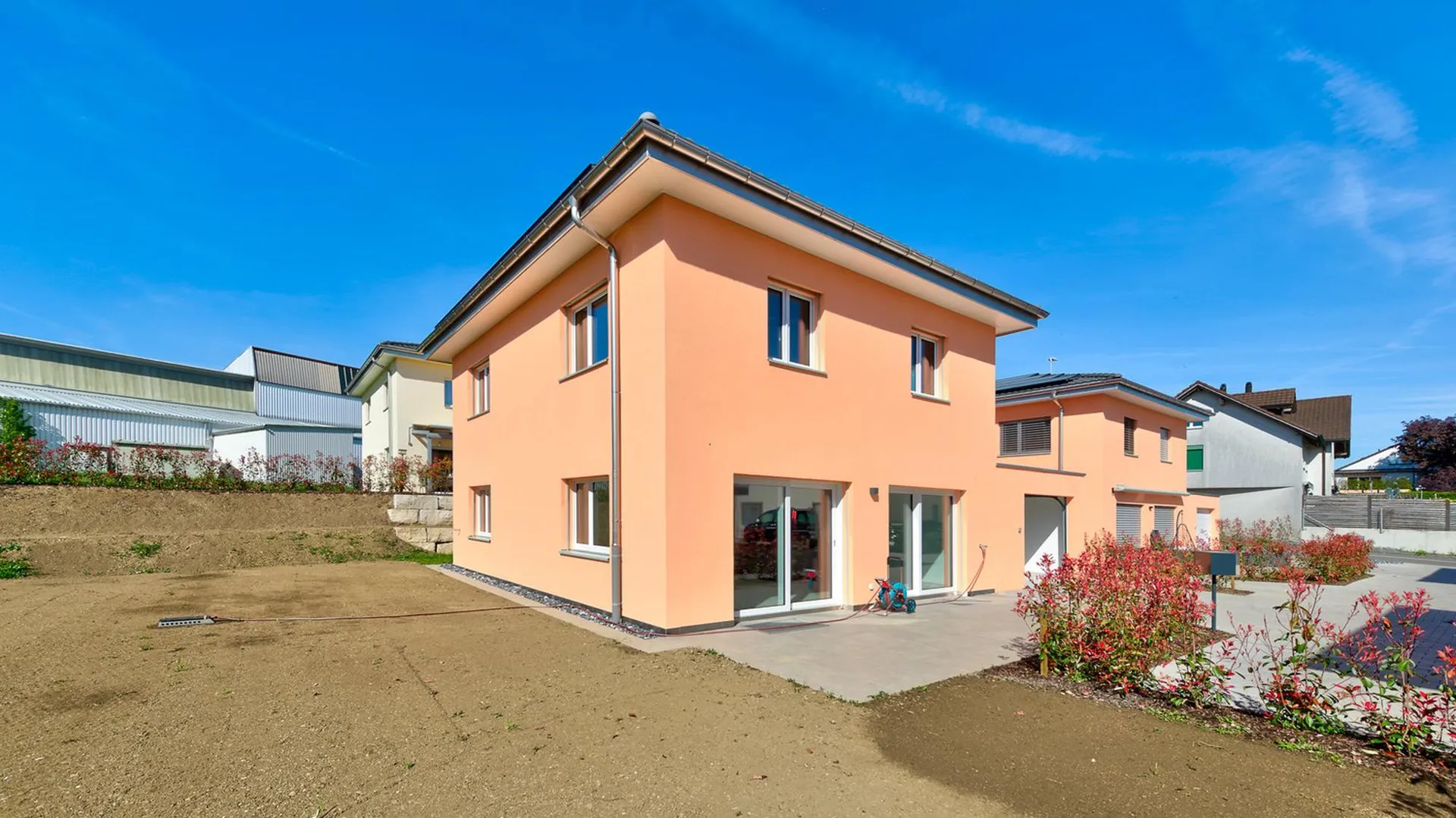 Freistehendes 5½-Zimmer Familien-Einfamilienhaus mit grossem Garten – Neubau, nahezu energieautark