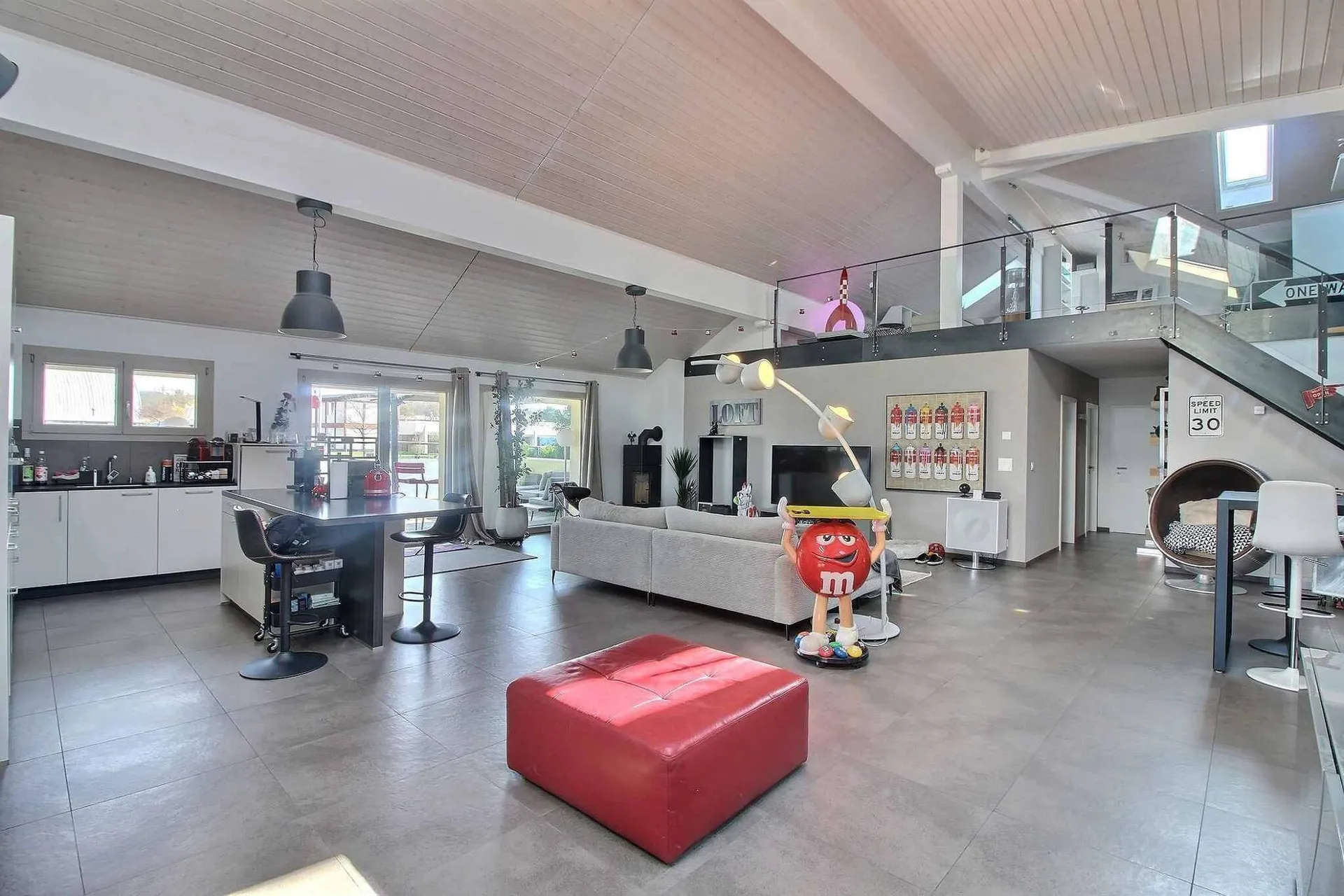 Appartement d'exception de 6,5 pièces ( style Loft ) - Volumes et matériaux nobles