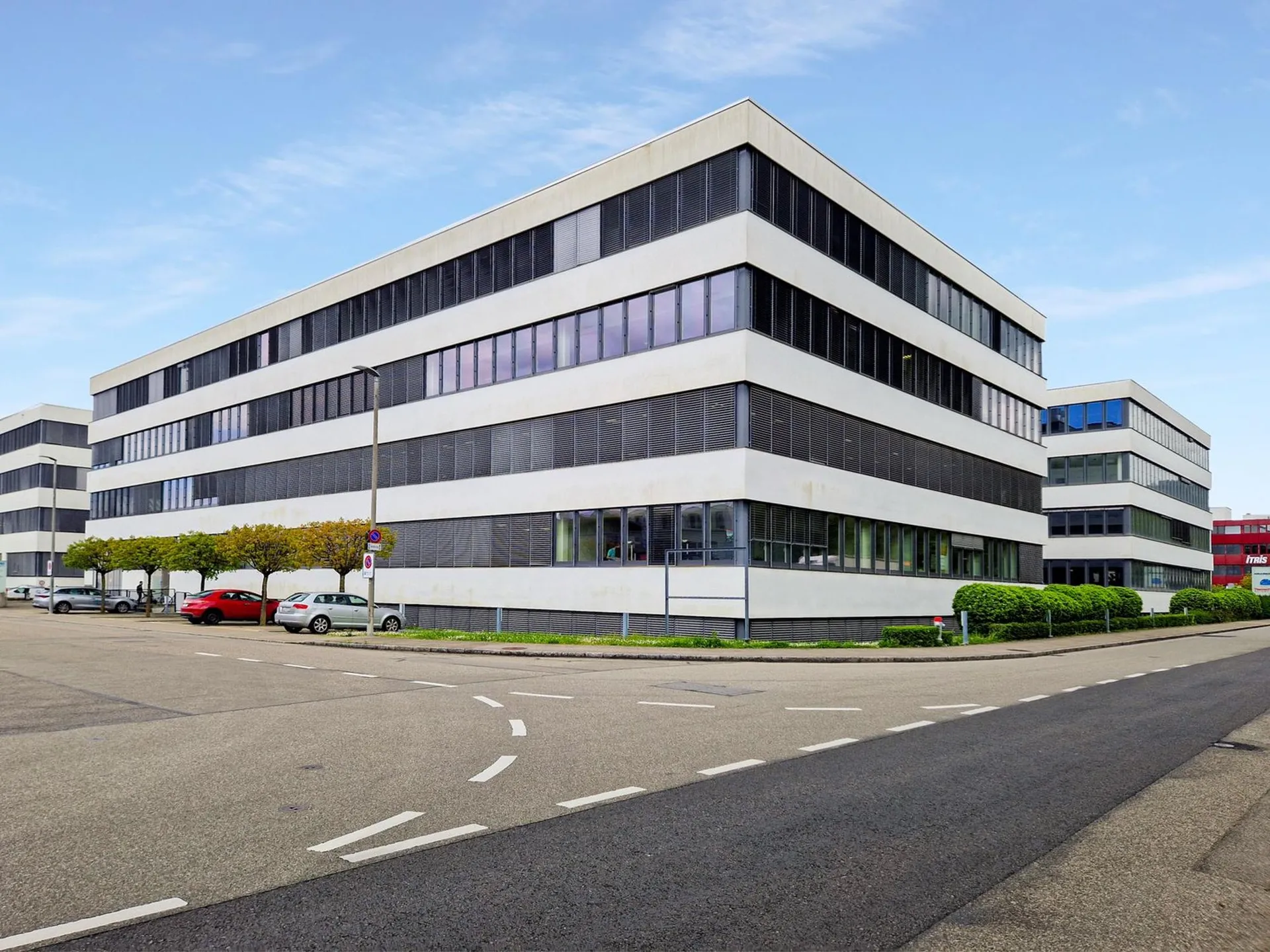 Helle Lager-/ Gewerberäume an der Duggingerstrasse 23 in Reinach
