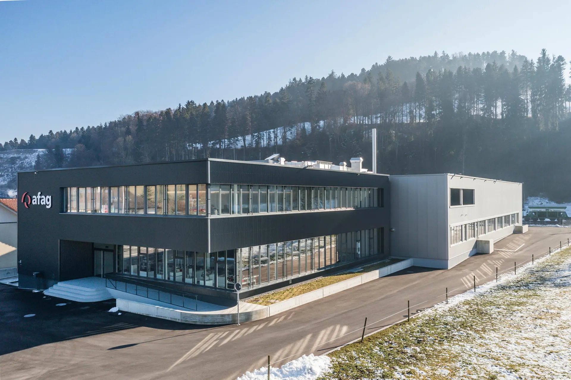 Produktion, Lager und Büro unter einem Dach - Zell (LU)