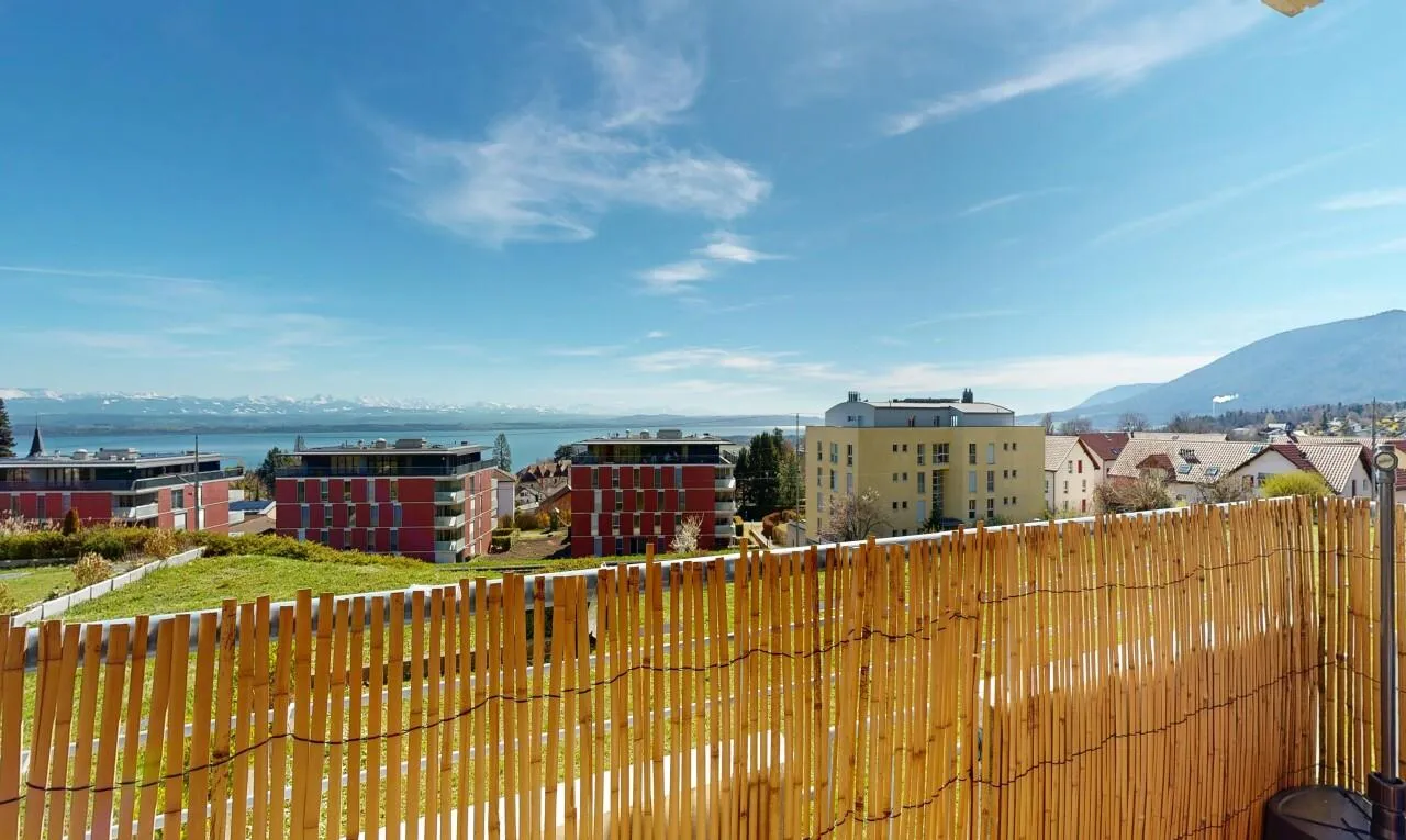 Coup de cœur : 4,5 pièces avec balcon et vue lac !
