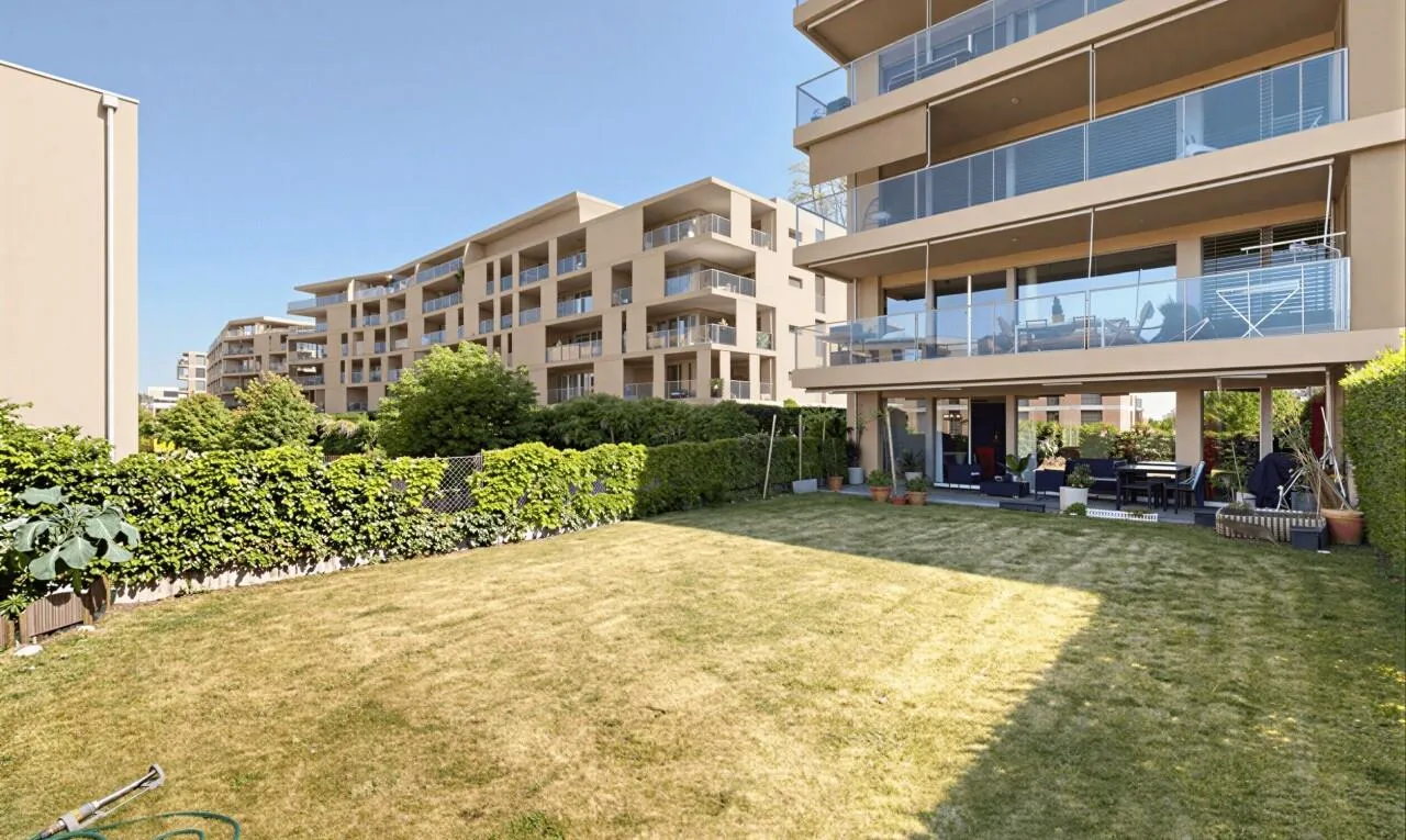 Appartement avec Jardin Privatif – Calme & Vue Verdoyante